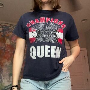 Queen Navy Graphic Band mTee